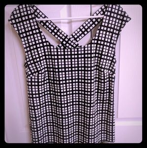 Short Sleeve Top with Crossed Back
